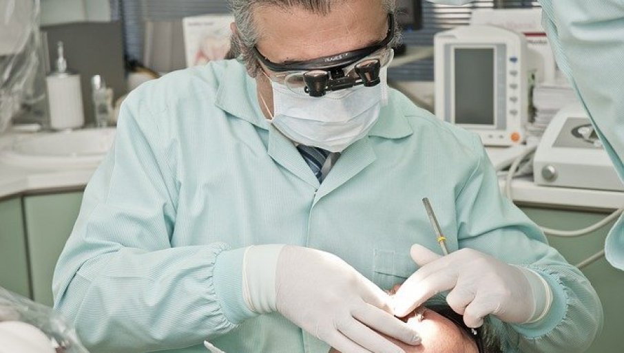 197858_dentist-g36864677b-640_f