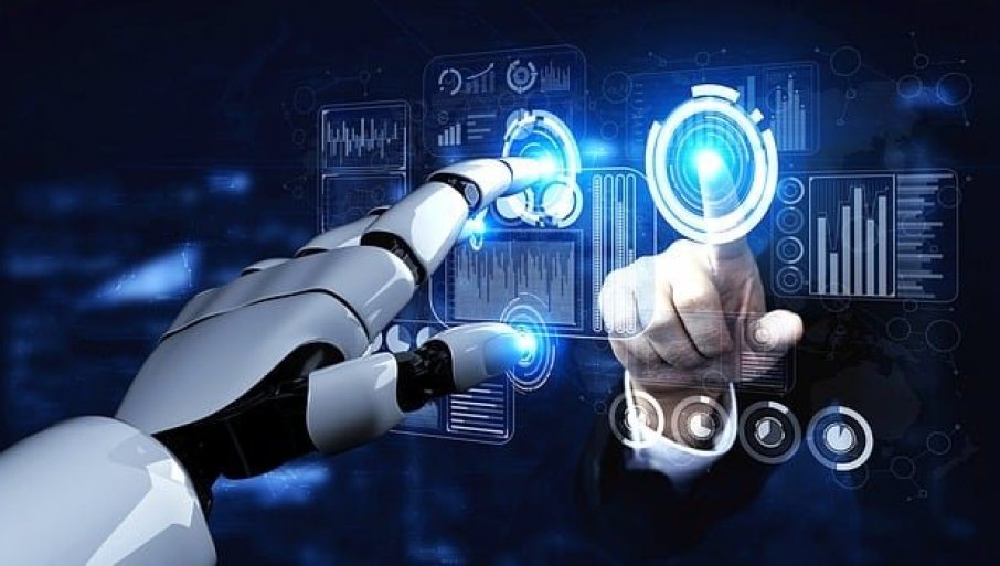 405802_technology-7111801-640_f