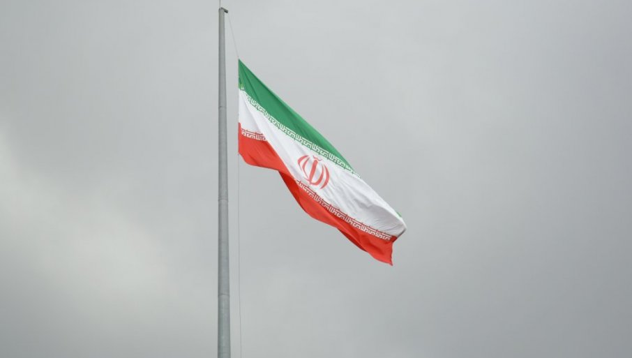 608569_sina-drakhshani-rfumbi5aahs-unsplash_f-3