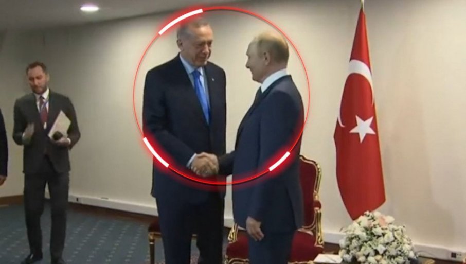 249291_37907-tviter-printskrin-at-ninabyzantina-f_f