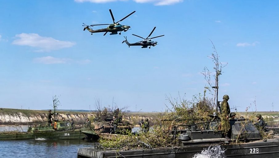 471005_mi-28n-i-patrolni-camci-foto-mo-rusije_f