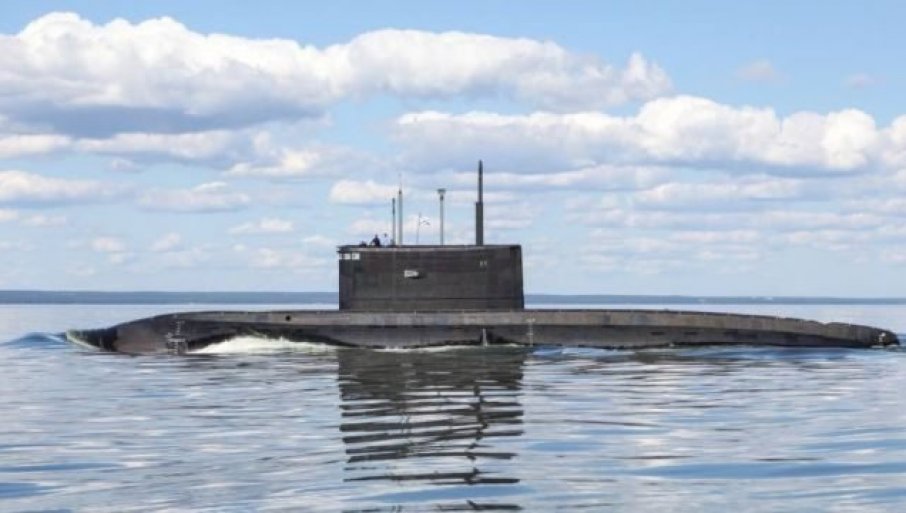 508264_russian-kilo-class-submarines-fired-torpedoes-in-the-black-sea-foto-mo-rusije_f