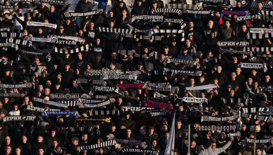 544384_fkpartizan-radnicki1923-grobari2_f