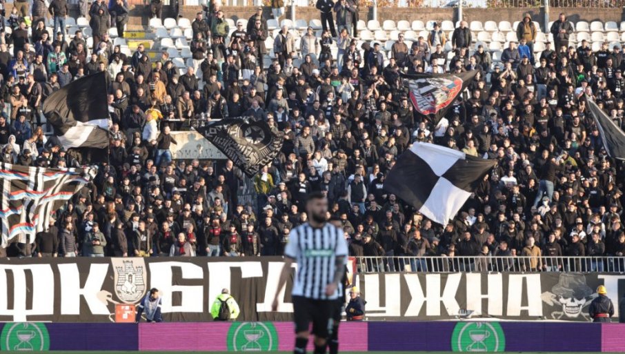 544385_fkpartizan-radnicki1923-grobari_f