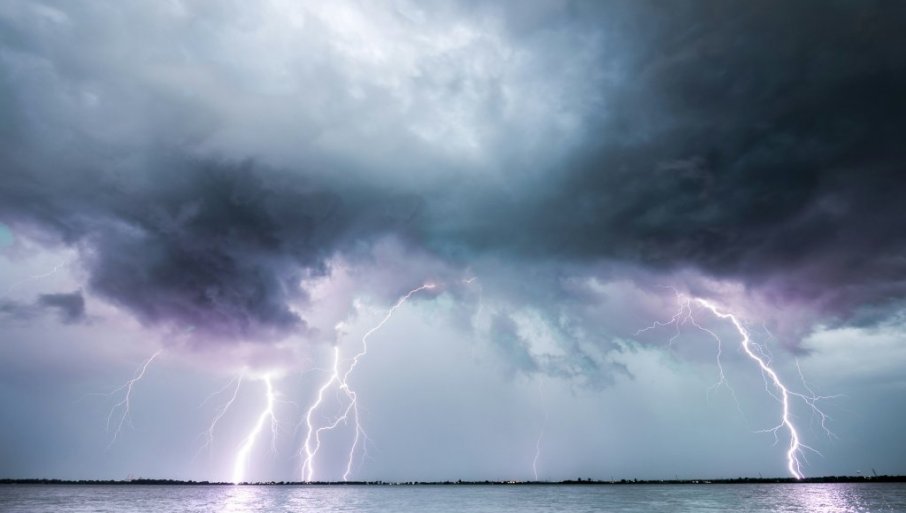 593412_raychel-sanner-1cjxpltxrmi-unsplash_f