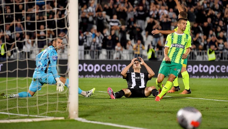 616649_partizan-aek12_f