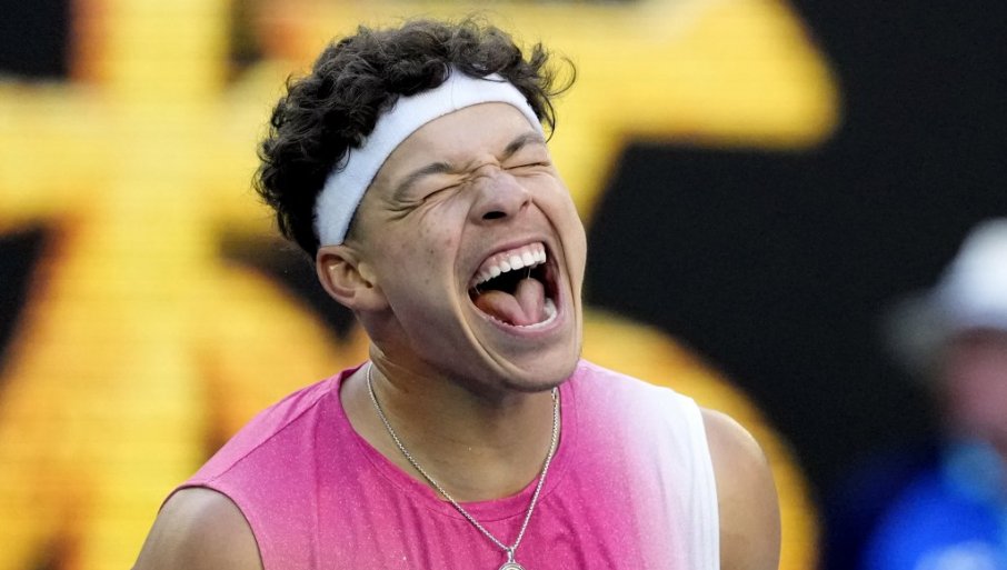 565852_tan2025-01-2210182131-6_f