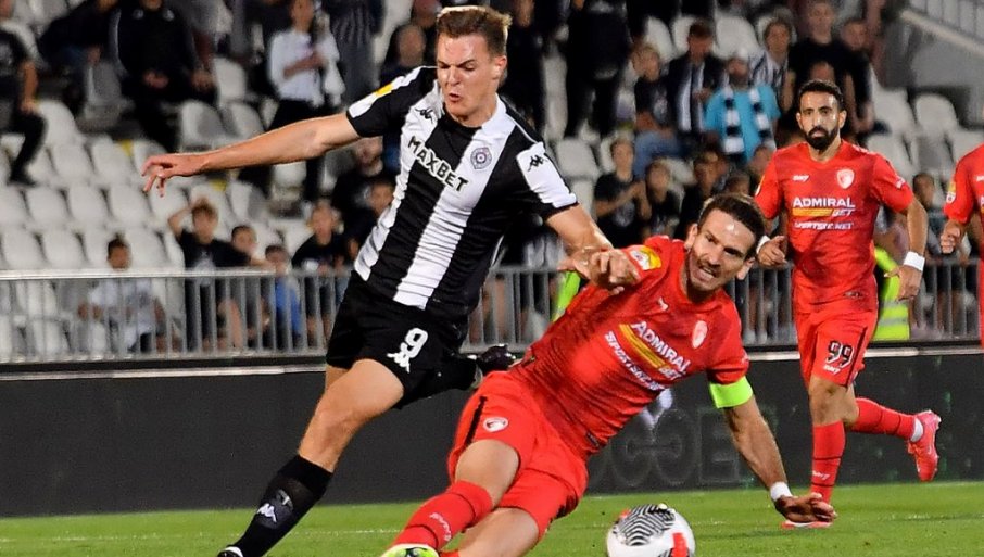 620815_partizan-radnicki4_f