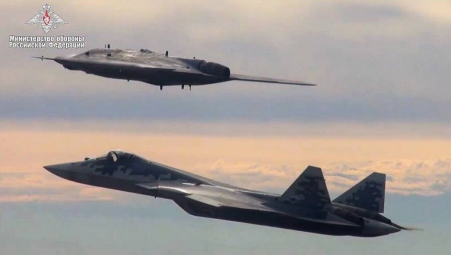 518549_su-57-i-s-70-ohotnik-foto-mod-rusija_f