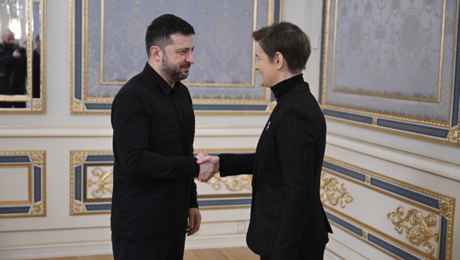 648212_tan2025-11-1017254773-0-1_f