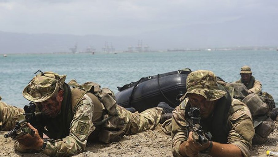 648787_royal-marines-commandos_f