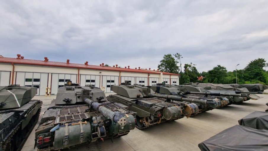 246596_fxih4howyaaiwzt_f