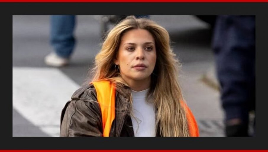 654017_protest-girl-1200x600-750x375_f