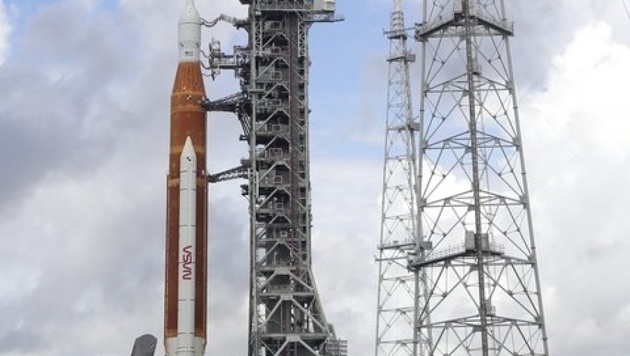 262077_get-thumbs-on-fly-1_f