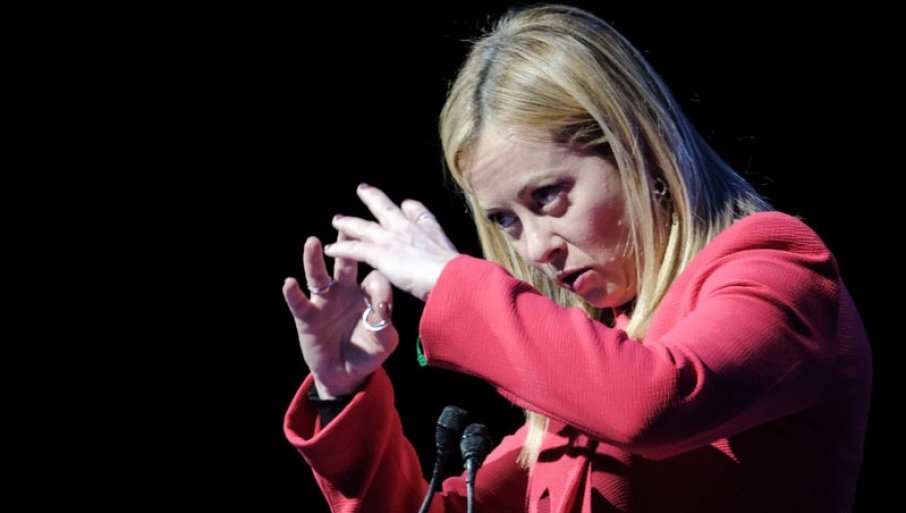 289497_get-thumbs-on-fly_f