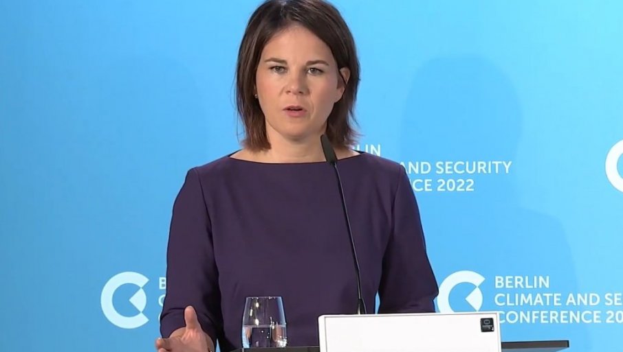 295969_analena-berbok_f