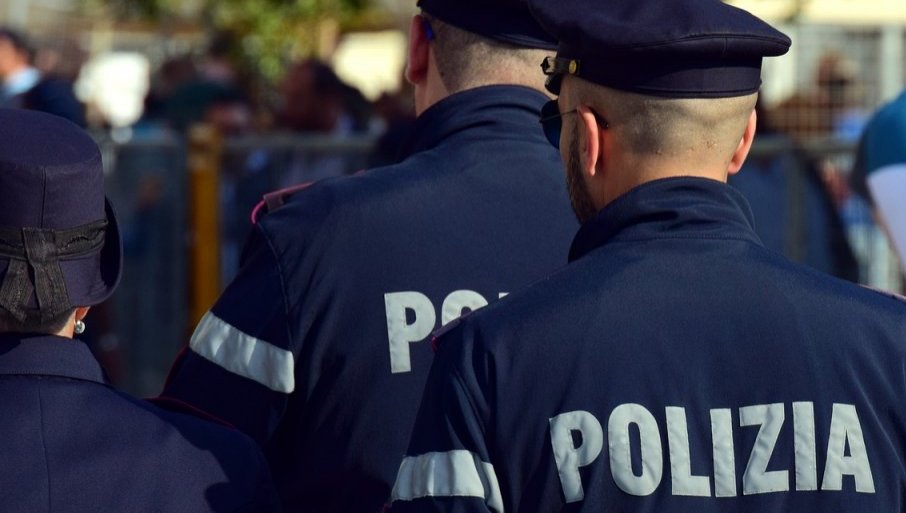 409437_police-3409448-1280_f