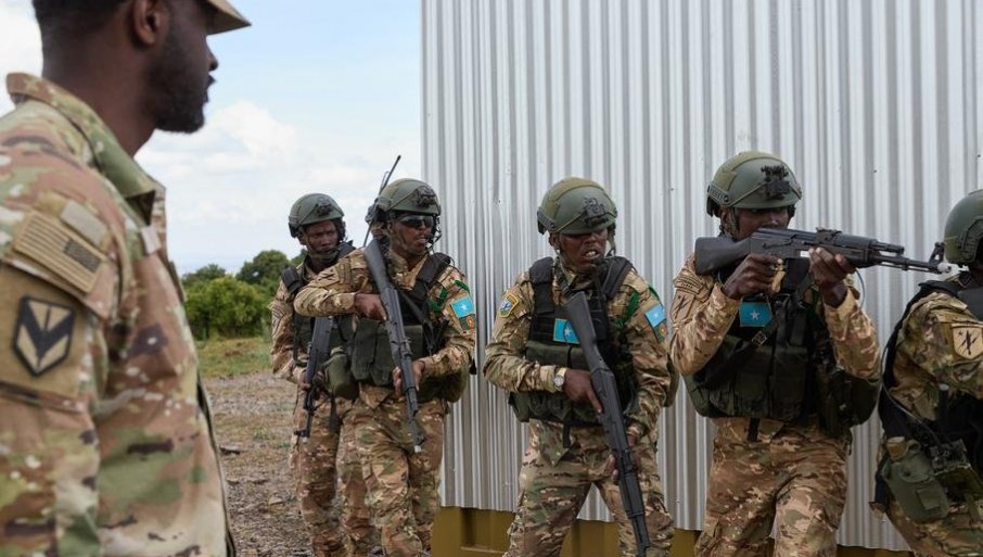 669202_040226africomphoto02_f