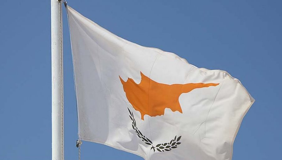 513807_kipar-zastava_f